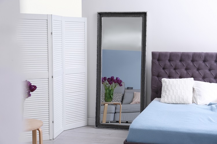 Bedroom Decoration With Mirrors