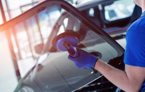 Things to Consider Before Choosing a Car Glass Dealer